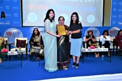1_felicitation-by-Mumento-at-Women-economic-forum-Delhi-